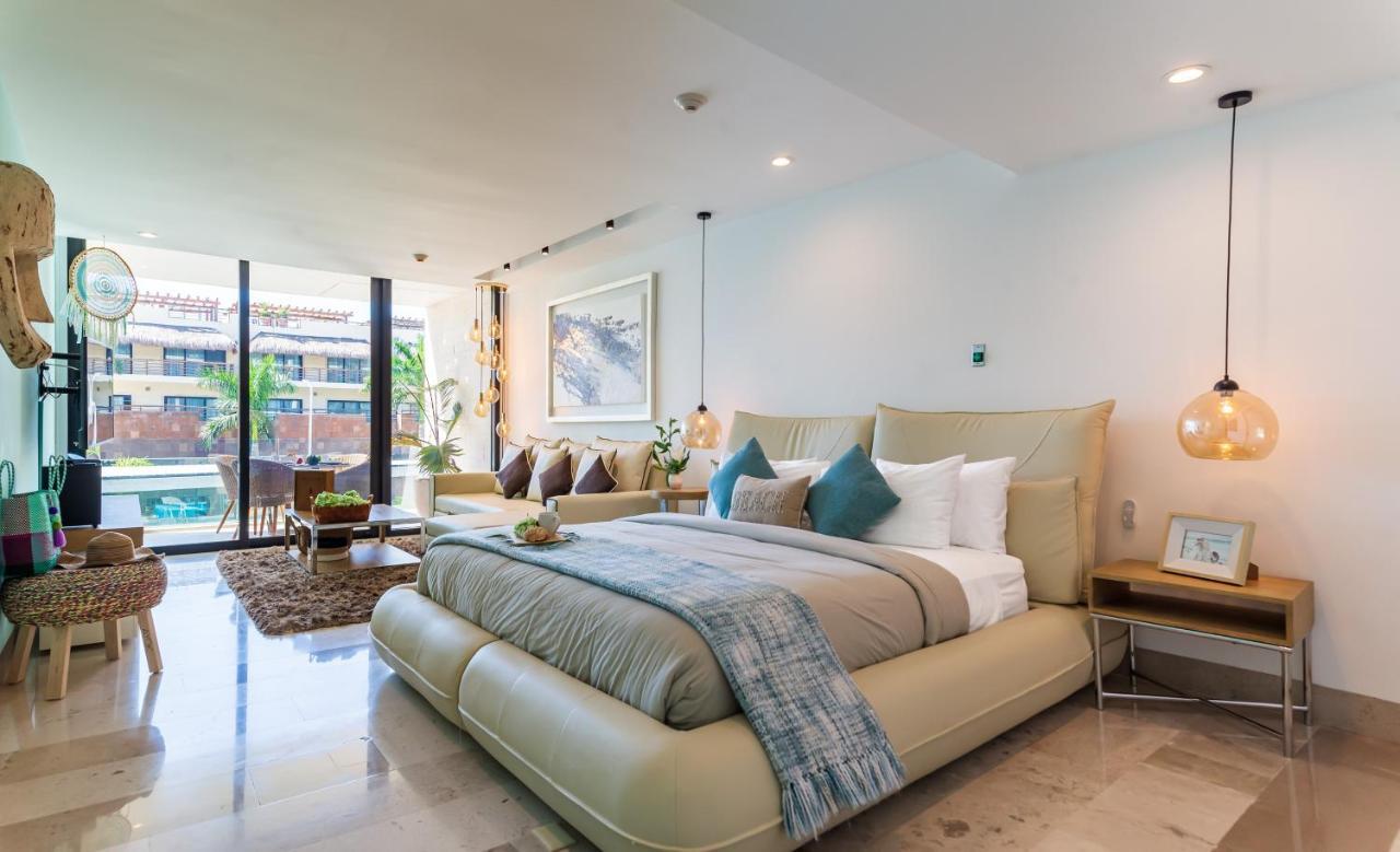 Luxury Oceana, Steps From The Beach, Club, Restaurant And Gym!! Playa del Carmen
