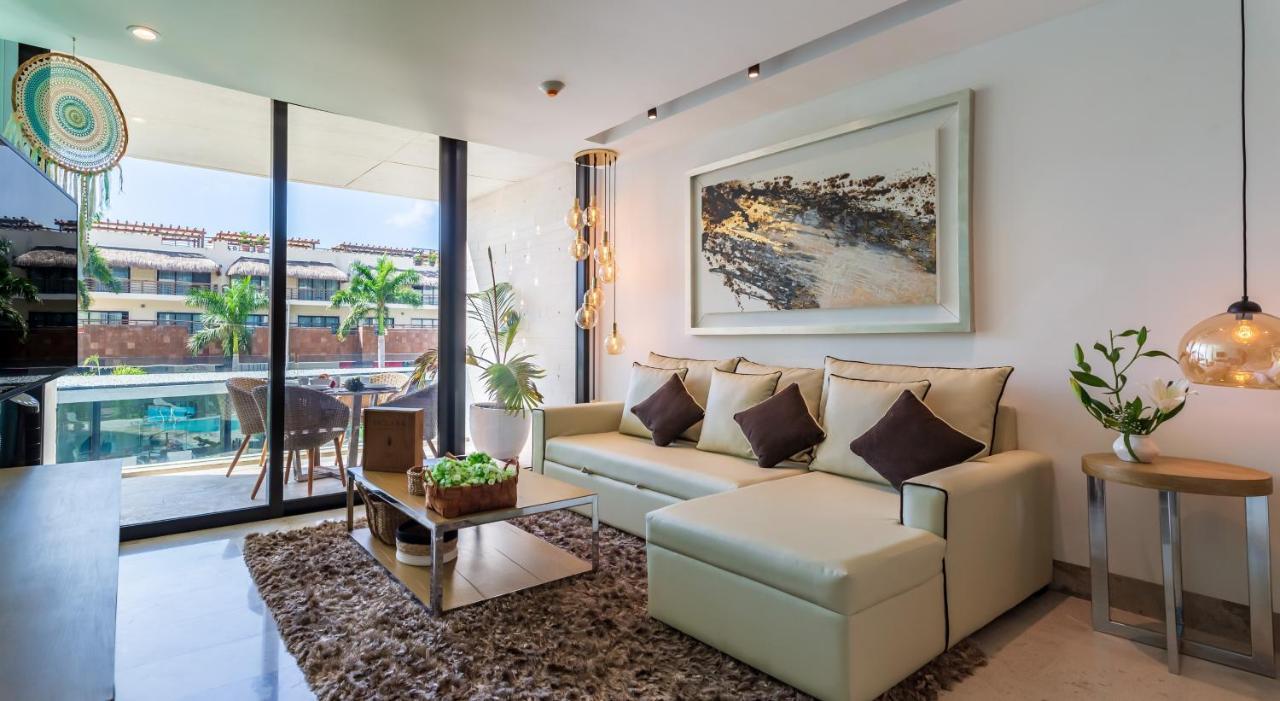 Luxury Oceana, Steps From The Beach, Club, Restaurant And Gym!!