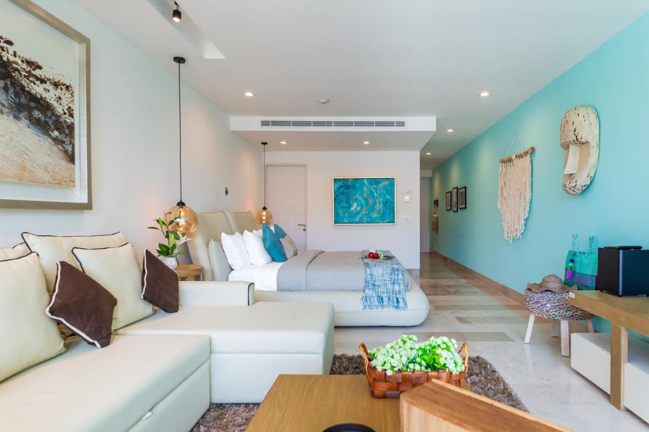 Luxury Oceana, Steps From The Beach, Club, Restaurant And Gym!! Playa del Carmen